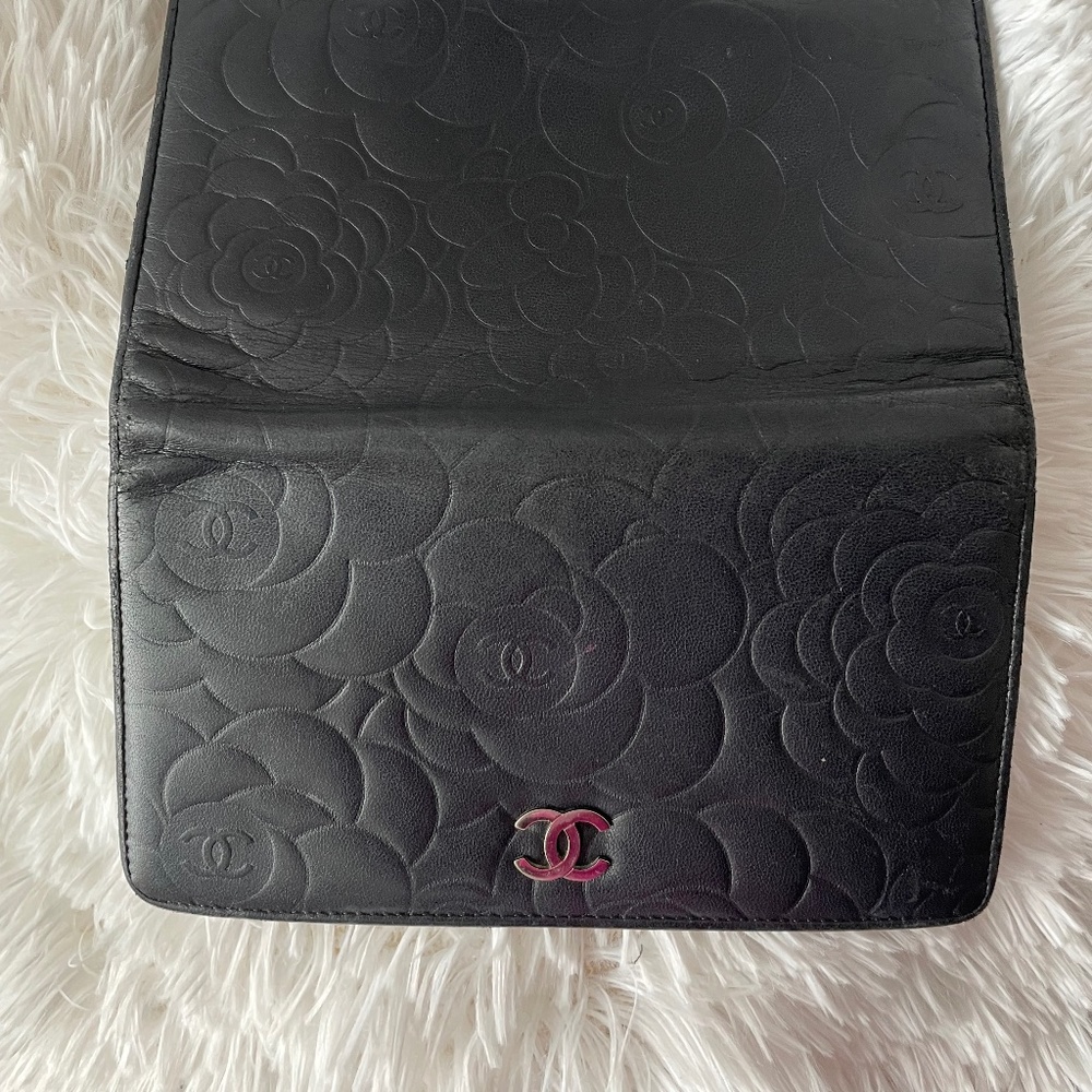 Authentic Chanel Camellia Long Bi-fold Wallet Black